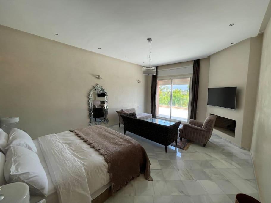 De Luxe L'mnam Villa